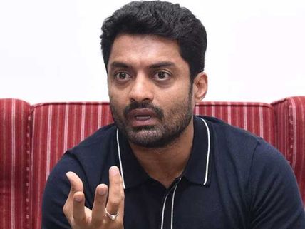 బాబాయే మా పెద్ద దిక్కు, అటు వైపు వెళ్లను: ఎన్నికల వేళ నందమూరి కళ్యాణ్ రామ్ హాట్ కామెంట్!