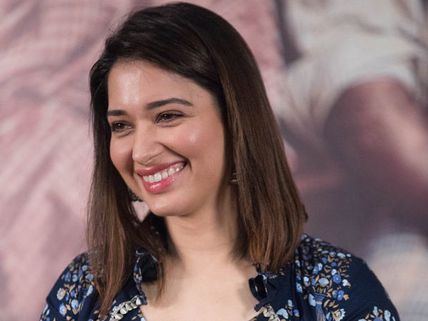  జయలలిత తరహాలో తమన్నా.. ఐటెం సాంగ్ కోసం కండిషన్, కుదరదని చెప్ప!