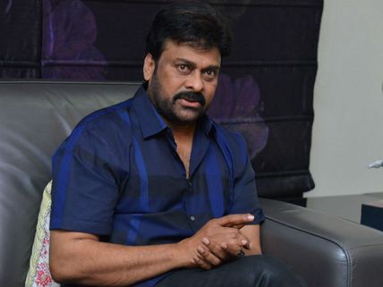 ‘సైరా’ దర్శకుడికి స్ట్రాంగ్ వార్నింగ్ ఇచ్చిన చిరంజీవి?