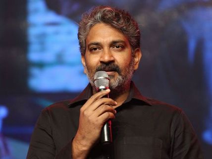 RRR: మరో ఇద్దరు బాలీవుడ్ టాప్ స్టార్లతో రాజమౌళి సంప్రదింపులు? 