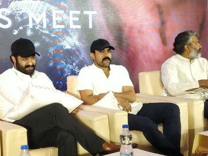 RRR కోసం రంగంలోకి దిగిన రిలయన్స్.. స్టార్ ప్రొడ్యూసర్‌కి షాక్!