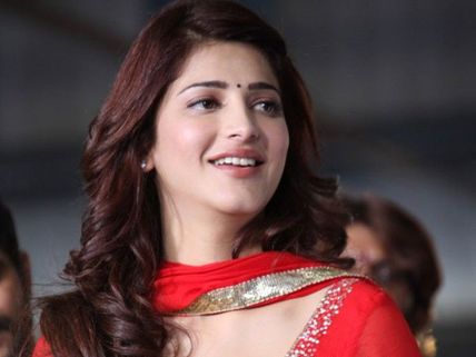 నేను నటించిన వారిలో ఆయన ఒక్కరే సంప్రదాయబద్దమైన హీరో.. శృతి హాసన్ హాట్ కామెంట్స్!