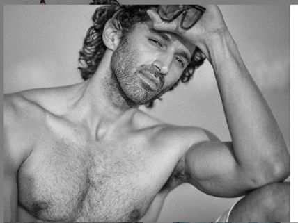 హీరోయిన్‌ను తలదన్నేలా ఎక్స్‌పోజింగ్.. బాలీవుడ్ హీరోపై అమ్మాయిల ఫిదా!