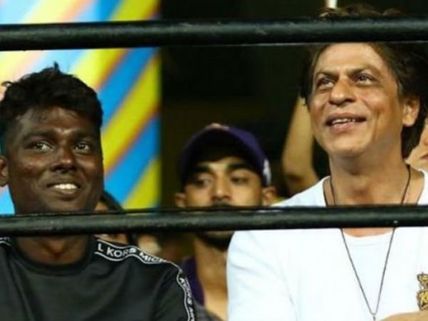 షారుక్ పక్కన సౌత్ టాలెంటెడ్ డైరెక్టర్.. నీచమైన కామెంట్స్, భగ్గుమన్న ఫ్యాన్స్!