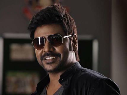 కేసు నమోదు చేసేందుకు బయలుదేరిన హిజ్రాలు.. లారెన్స్ ఏం చేశాడో తెలుసా!