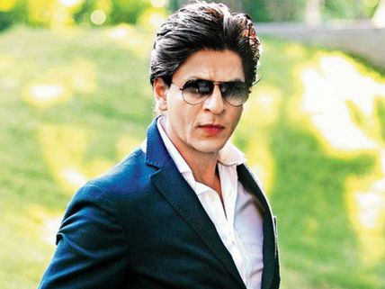 స్టార్ హీరో ఖాతాలో రూ. 200 కోట్లు... అన్నీ గంపగుత్తగా అమ్మేశారా? 