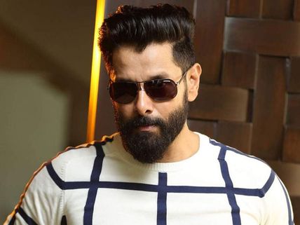  బర్త్ డే స్పెషల్: చియాన్ విక్రమ్ కిరాక్ లుక్, మేకింగ్ వీడియో కేక!