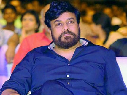 దటీజ్ చిరంజీవి... ఇచ్చిన మాట కోసం ఫ్యామిలిని వదిలి.. చార్టెట్ ఫ్లయిట్‌లో!