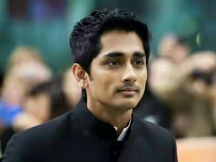  ఎవడు ఏమన్నా నేను తిరిగి వస్తాను: తెలుగు ఇండస్ట్రీపై సిద్దార్థ్ కామెంట్!