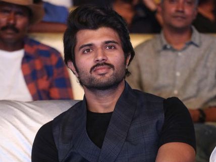 వాడి కోసం పెళ్లి చేసుకోవాలా..? నాతో చేస్తే డబ్బులొస్తాయి: విజయ్ దేవరకొండ