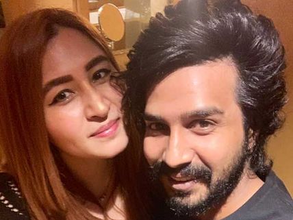 తమిళ హీరోతో జ్వాలా గుత్తా కుచ్ కుచ్ హోతాహై? క్రికెటర్ అశ్విన్ కూడా డౌట్ పడ్డాడు!