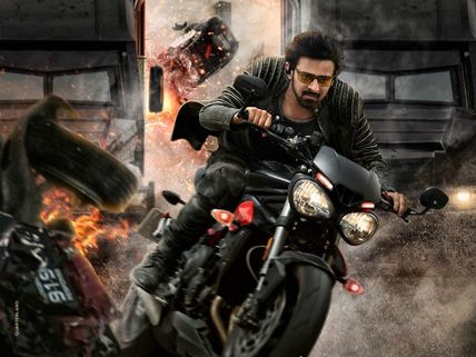 పవన్, ఎన్టీఆర్, మహేష్ రికార్డులను తిరగరాసిన ప్రభాస్.. కేవలం 20 నిమిషాల్లోనే!