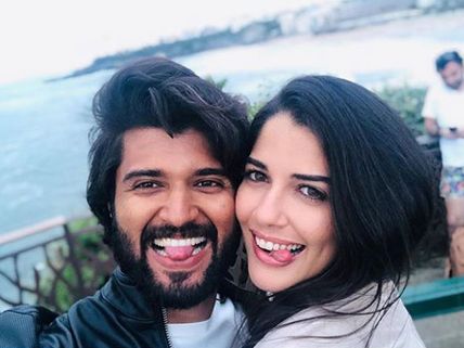 విరాట్ కోహ్లీ మాజీ ప్రేయసితో విజయ దేవరకొండ డేటింగ్.. మీడియాలో రచ్చ రచ్చ!