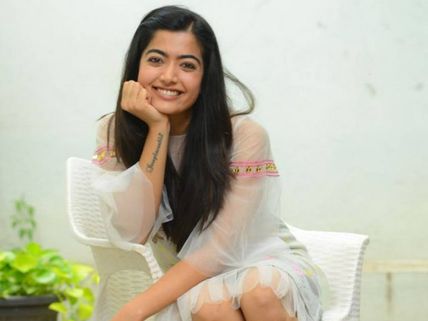 విజయ్ దేవరకొండకు అంత సీన్ లేదు.. ఆయన కోసం కాదు..  రష్మిక మందన్న