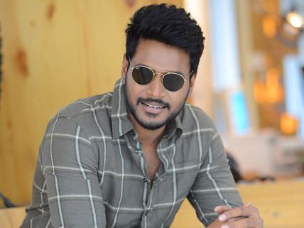 డార్లింగ్... సినిమా సూపర్ హిట్... ఎనీ డౌట్స్  అంటున్నారు.. NVNN గురించి సందీప్ కిషన్