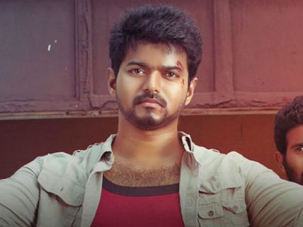  తమ హీరోను బ్రతికించారు... ప్రత్యర్థి వర్గం హీరో ఫ్యాన్స్‌కు చుక్కలు చూపించారు!