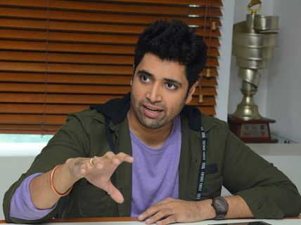 ఒక్క ‘కిస్‌’తో లైఫంతా తలకిందులు.. ఇంటి అద్దె కట్టలేని పరిస్థితి.. అడివి శేషు ఎమోషనల్