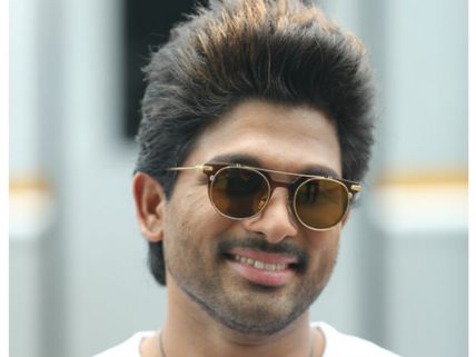 బన్నీకి విలన్‌గా యంగ్ హీరో.. సోషల్ మీడియాలో వైరల్ అవుతున్న పిక్స్