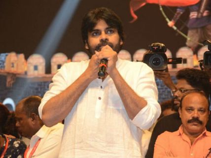 అన్నయ్య హితవుతో మళ్లీ సినిమాల్లోకి పవన్ కళ్యాణ్... రెండు ప్రాజెక్టులకు గ్రీన్ సిగ్నల్? 