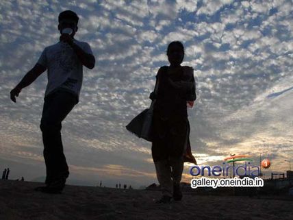 హీరోయిన్‌కు ప్రేమ పేరుతో హీరో వేధింపులు... తల పట్టుకున్న నిర్మాతలు!