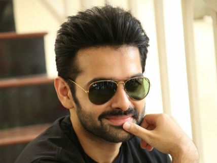 హీరో రామ్ ‘ఇస్మార్ట్’ స్కెచ్.. ఆ దర్శకులను వెనక్కి పంపేసి.. డబ్బులు ఇచ్చేశాడట.!