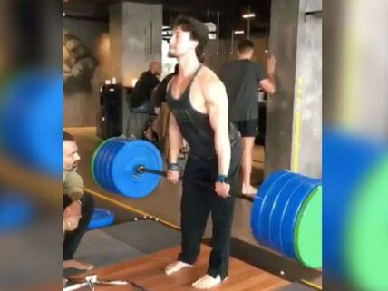 200 కేజీల బరువు ఎత్తిన స్టార్ హీరో.. వీడియో వైరల్