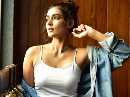 ఆ పాత్రలకు కూడా సిద్దమే.. నా భర్త ఫుల్ సపోర్ట్: దేవదాస్ భామ యమా హాట్