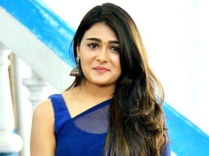 అర్జున్ రెడ్డి భామకు బంపర్ ఆఫర్.. ఏకంగా బడా స్టార్ హీరోతో కమిట్.. అది కూడా!