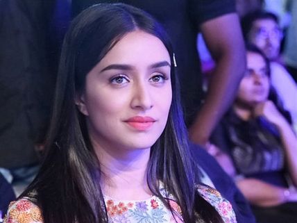 ‘సాహో’ వసూళ్లను అధిగమించిన శ్రద్ధా కపూర్ మరో చిత్రం, బాక్సాఫీస్ వద్ద అదరగొడుతోంది!