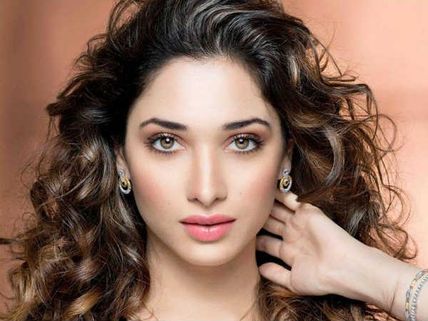 తమన్నా కెరీర్‌లోనే ఫస్ట్ టైమ్ ఇలా! నిమిషం కూడా ఆలోచించకుండా డిసీజన్..  