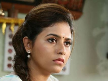 నిశ్శ‌బ్దంగా అంజలి చేస్తుంది అదే.. అనుష్కతో కలిసి అలా!