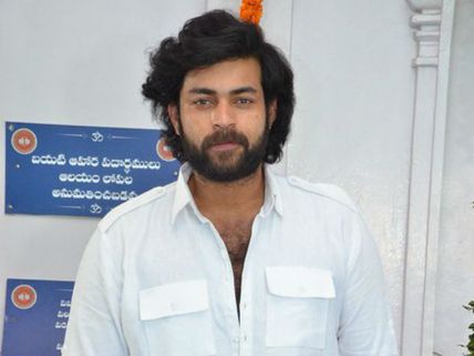 డిమాండ్ పెంచేసిన మెగా వారసుడు.. ఒక్క సినిమాకు అంత తీసుకుంటున్నాడా..?