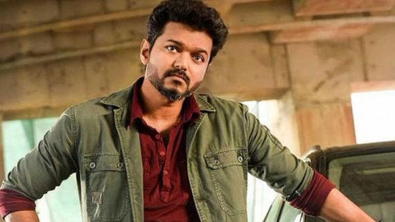 టాక్ ఆఫ్ ది టౌన్: విజయ్ సినిమా మహేశ్ చేతికి.. ఎన్టీఆర్ వల్లే ఇది సాధ్యమైందట.!