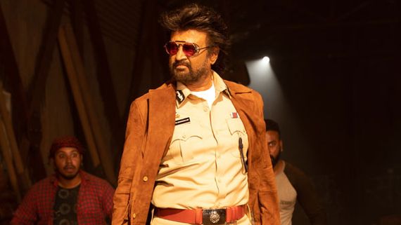 తెలుగు రాష్ట్రాల్లో 'దర్బార్' హవా.. అన్ని ఏరియాలనూ దున్నేసిన రజినీకాంత్.. డీటైల్ రిపోర్ట్ 