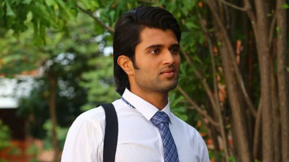 పేరు మార్చుకున్న విజయ్ దేవరకొండ.. అందులో పేరు చూసి అవాక్కవుతున్న రౌడీ ఫ్యాన్స్