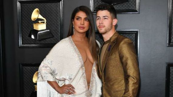 బాలీవుడ్ పాటకు దుమ్ము రేపిన నిక్, ప్రియాంక చోప్రా.. వాలంటైన్ డే రోజున సీటీమార్ (వీడియో)