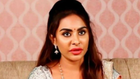 మరింత రెచ్చిపోయిన శ్రీ రెడ్డి.. ఆ ఇద్దరికీ *** రిలేషన్ అంటూ బూతు పురాణం!  
