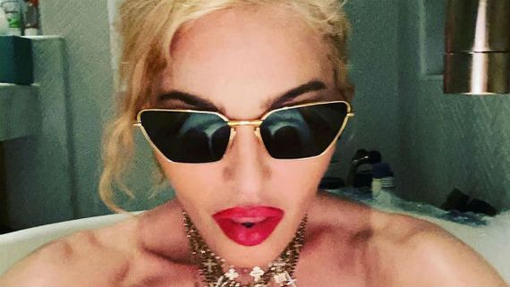 బాత్‌టబ్‌లో నగ్నంగా మడోన్నా.. కరోనా ముప్పుపై వేదాంతం.. (వీడియో)