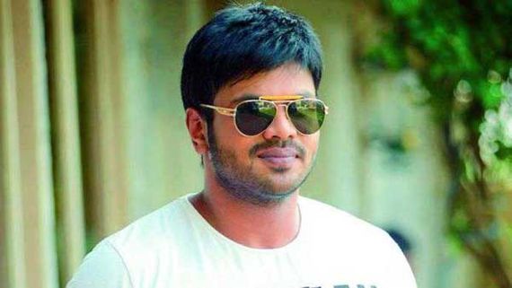  టాలీవుడ్ ఆపద్భాందవులు.. వీరే నిజమైన హీరోలు.. నెటిజన్స్ కామెంట్స్