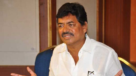 ఆ పనిలో నిమగ్నమైన శివాజీ రాజా.. అలీ సహా మరో నలుగురిని ఇన్వాల్వ్ చేస్తూ..!
