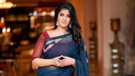 నా తండ్రి హీరో అని తెలిసి కూడా లైంగిక వాంఛ తీర్చమనేవారు: హీరోయిన్ సంచలన కామెంట్స్