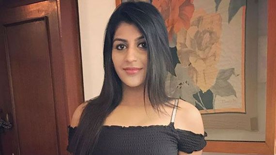  ప్రముఖ నిర్మాత కుమారుడితో హీరోయిన్ డేటింగ్.. ముద్దు పెట్టే వీడియోతో హల్‌చల్