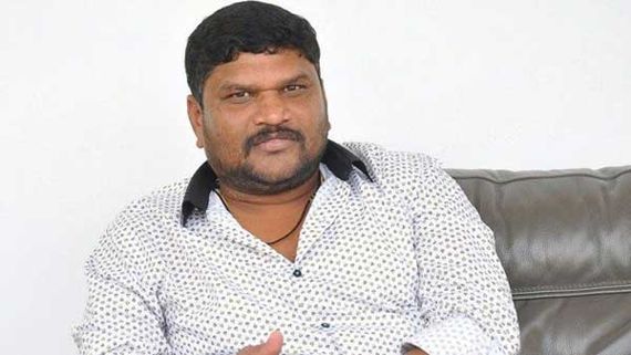 అక్కినేని హీరోతో ఆ సినిమా ఆగిపోలేదు.. క్లారిటీ ఇచ్చిన గీత గోవిందం డైరెక్టర్!