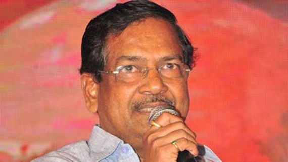 ఇండస్ట్రీ రికార్డులు బద్దలు కొట్టిన 'ఇంద్ర' దర్శకుడికి రెమ్యునరేషన్ లేదట..?