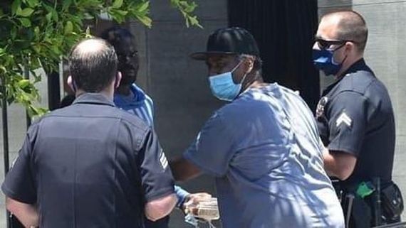 పౌరుడిని రౌండప్ చేసిన పోలీసులు.. అండగా నిలబడి రియల్ హీరో అనిపించుకున్న స్టార్