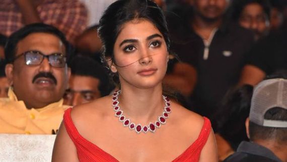  ఎవరో దుండగులు టార్గెట్ చేశారు.. అర్ధరాత్రి పూజా హెగ్డే షాకింగ్ ట్వీట్!