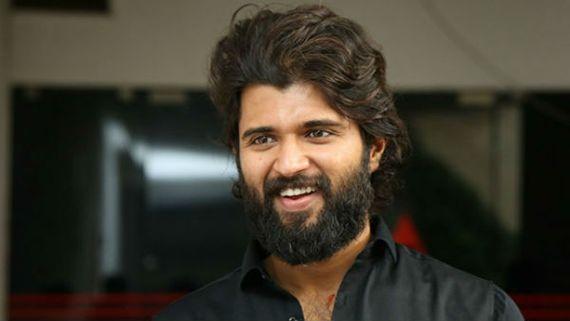 నాని దర్శకుడికి గ్రీన్ సిగ్నల్ ఇచ్చిన విజయ్ దేవరకొండ.. అమేజింగ్ కాంబో!