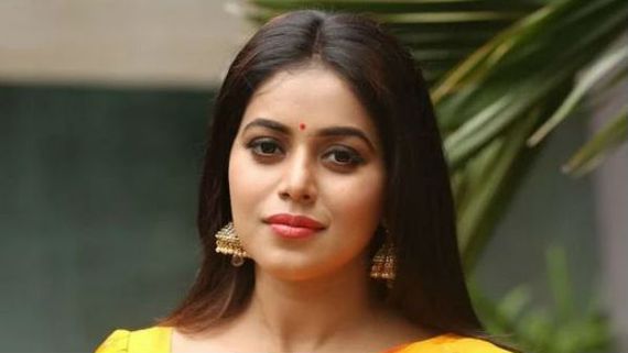 హీరోయిన్ పూర్ణకు బెదిరింపులు.. బయటపడుతున్న షాకింగ్ సీక్రెట్స్.. తెర వెనుక మాఫియా