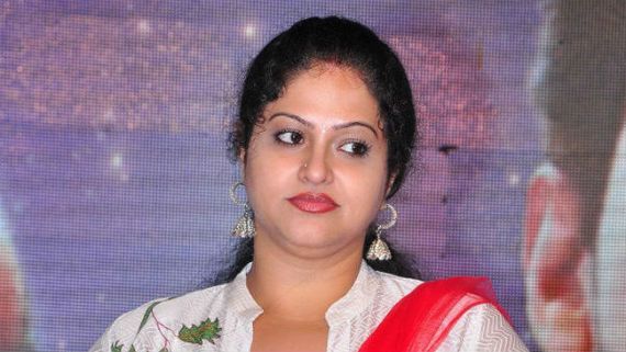 ఆర్థిక ఇబ్బందుల్లో సీనియర్ హీరోయిన్ రాశి.. ఒక్క మాటతో రూమర్స్‌కి కౌంటర్