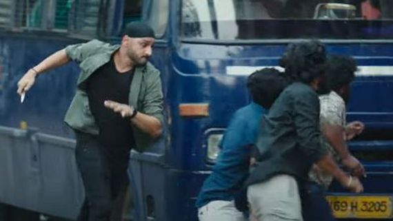 Friendship movie teaser: బంతి పట్టిన చేతితోనే కత్తి పట్టిన హర్భజన్ సింగ్.. అల్లరిమూకలను వేటాడుతూ..